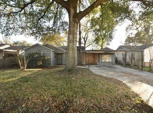 44 Farrell St, Houston, TX 77022