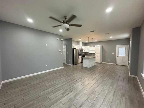 3rd image of 3416 Sahara Dr APT 2
