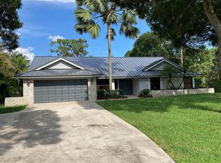 484 Westwood Cir W, West Palm Beach, FL 33411