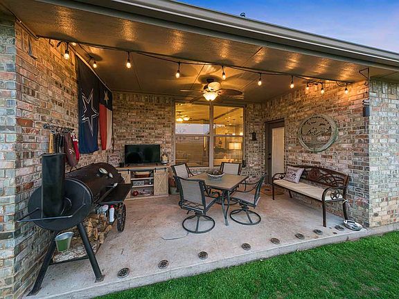 3rd image of 4404 NE Mossy Oak Dr