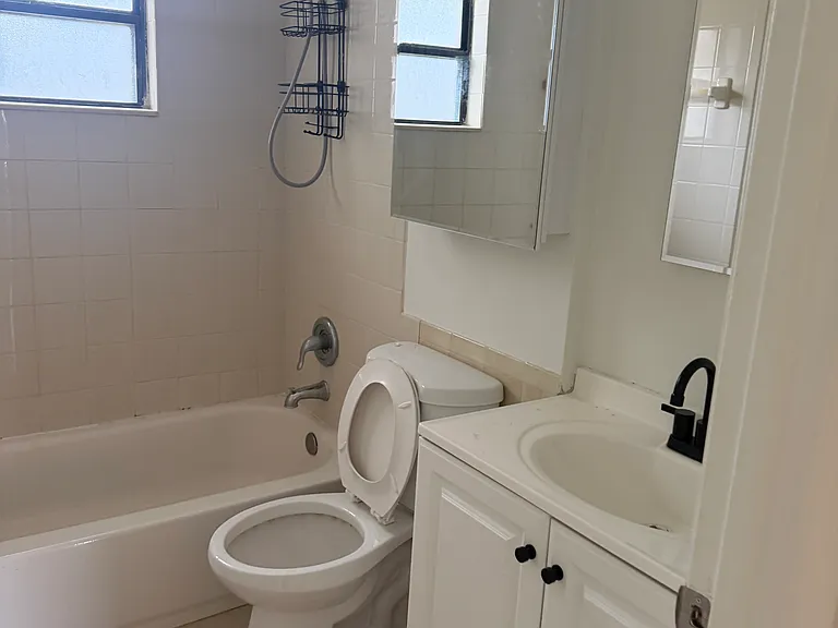 6028 Loree St — Photo 7
