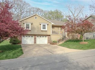 1204 SW 24th St, Blue Springs, MO 64015