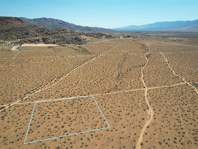 2 Lynn Rd, Apple Valley, CA, 92307