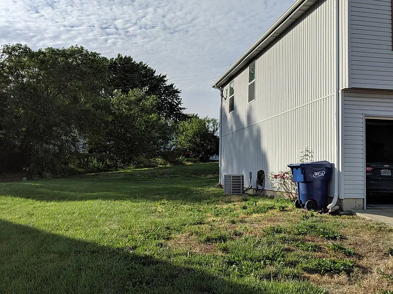 1126 NW Scenic Dr — Photo 2