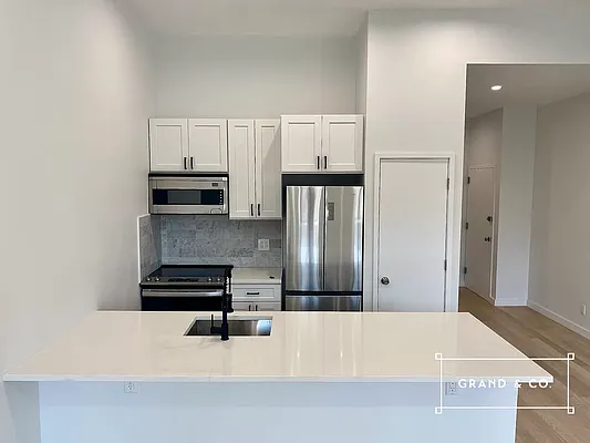 Rented by Grand & Co. | media 11