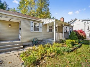 18 Strong St, Springfield, MA 01104