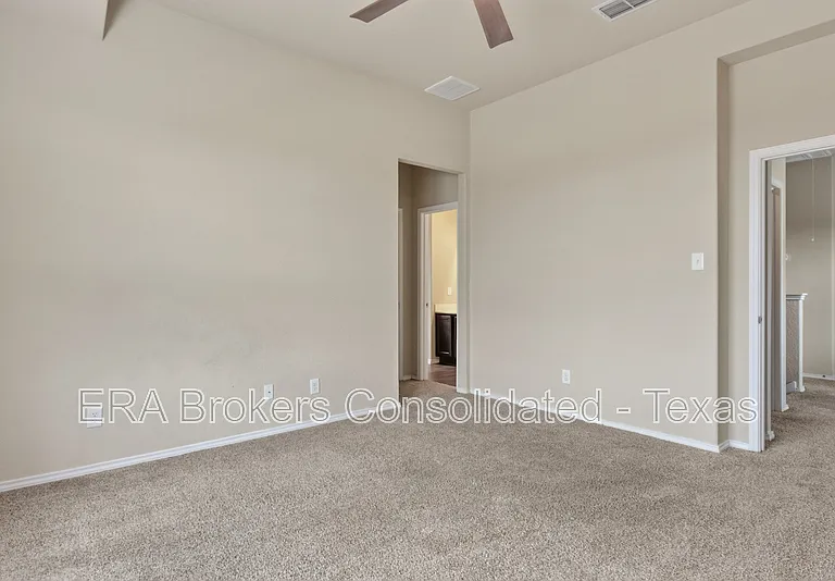10610 Green Lake Dr — Photo 13