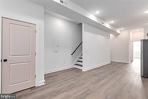 4th image of 927 N 42nd St #3