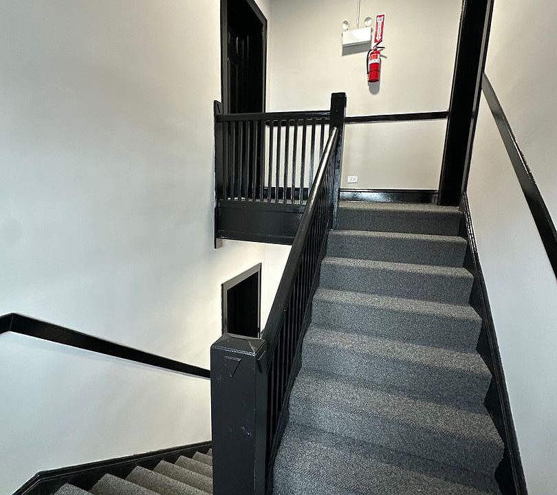2nd image of 1048 W 81st St #1054-1