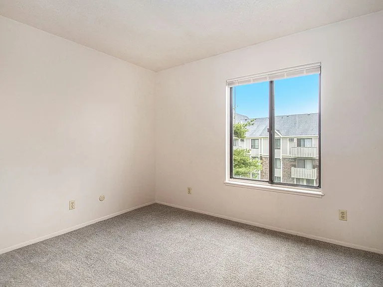 Hickory Village Apartments — Photo 18