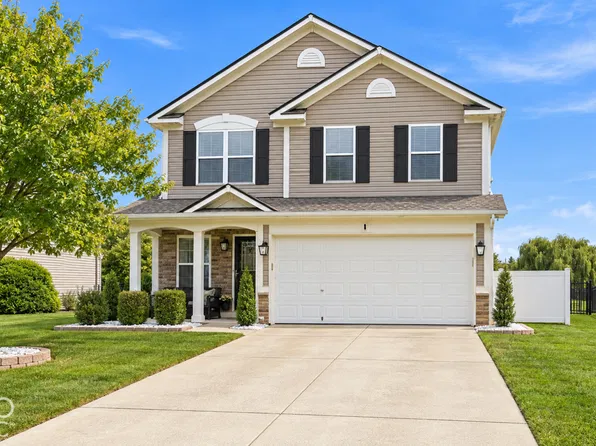 3391 Firethorn Dr, Whitestown, IN 46075