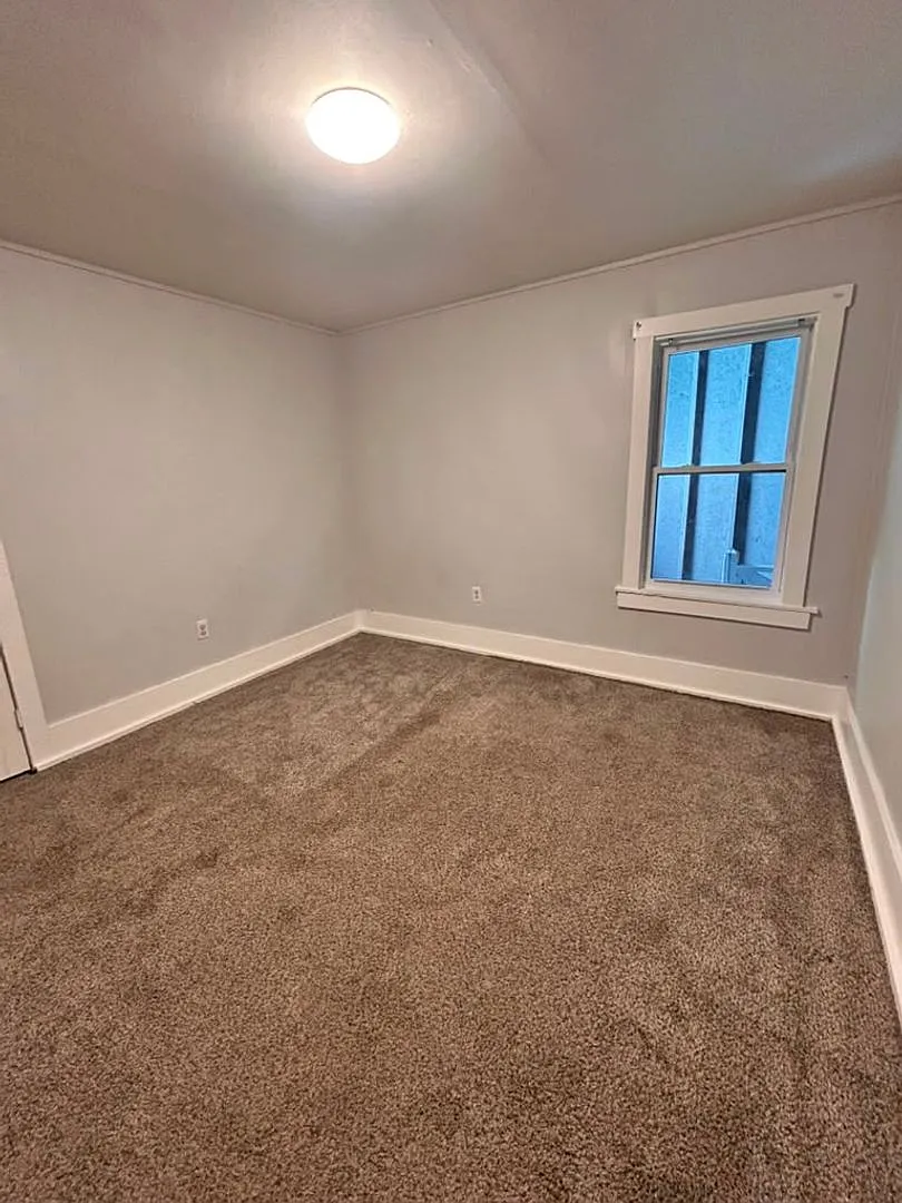 573 Main Street — Photo 3