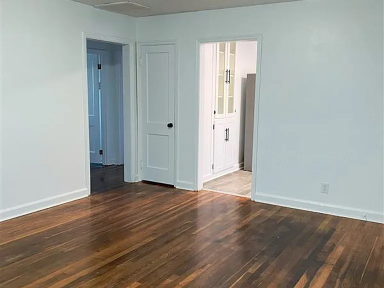 2415 Linden Ave — Photo 46