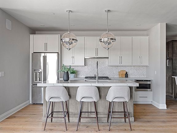 2nd image of 44 Ellery St #Penthouse 1