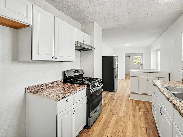5013 S Benton Ave — Photo 1