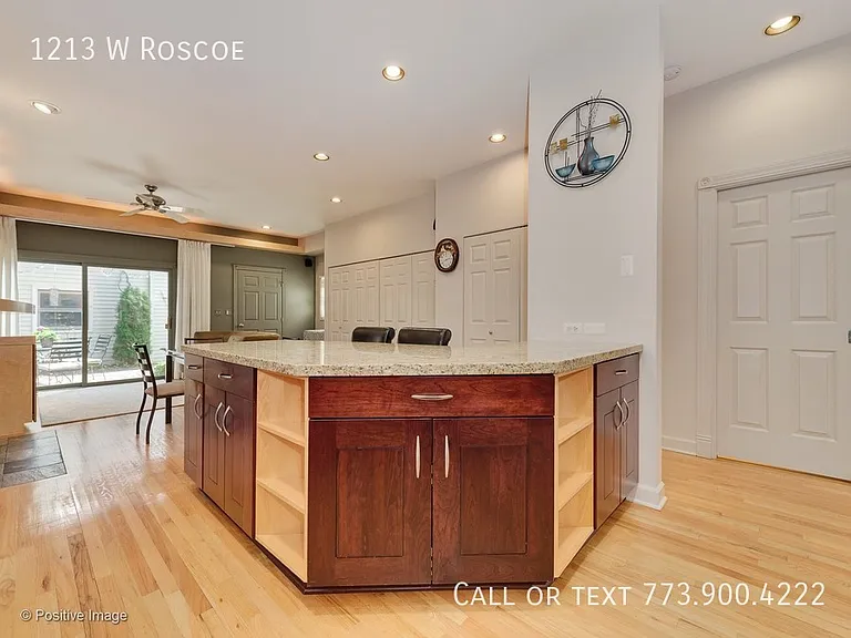 1213 W Roscoe St — Photo 13