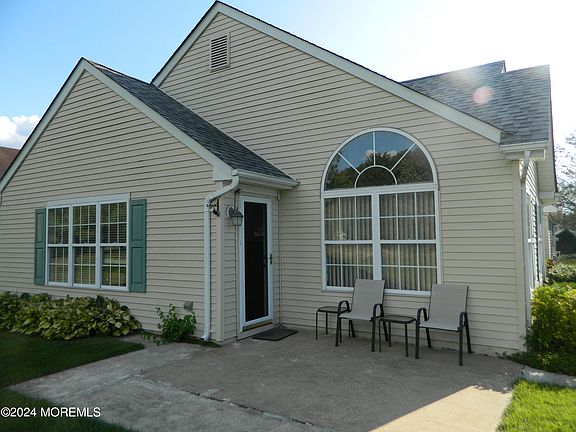 4th image of 2560 Brenton Lane