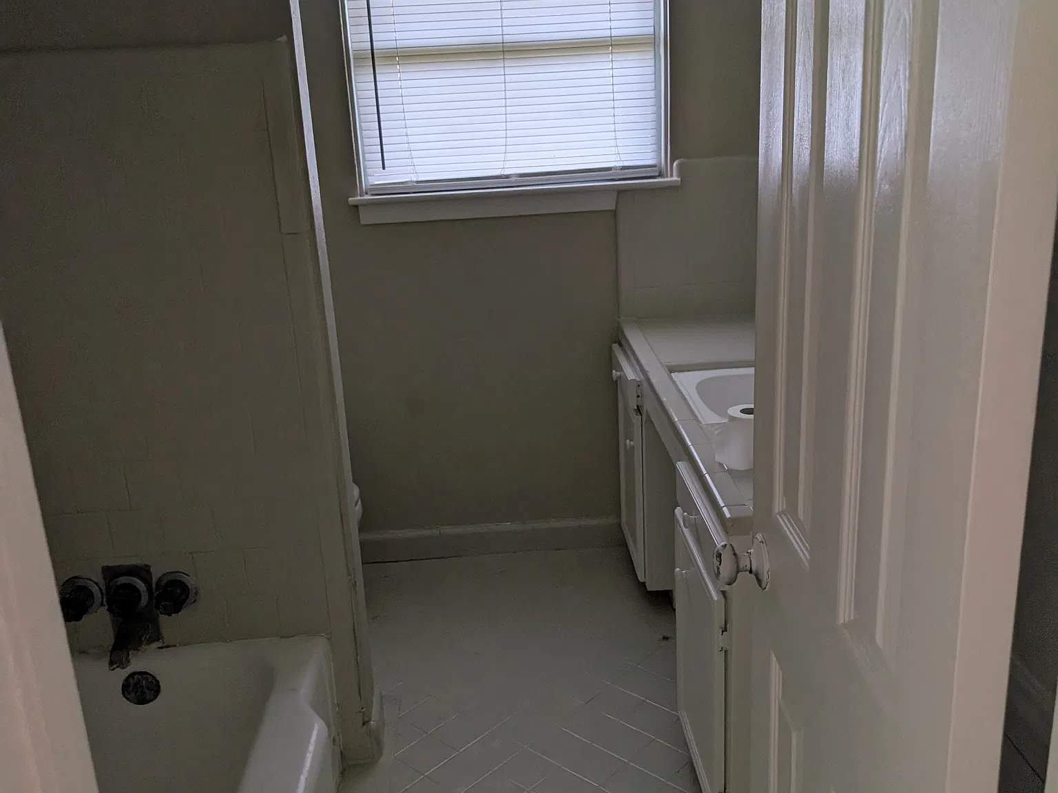 4 bed, 1868 sqft, $2,000 — Photo 4