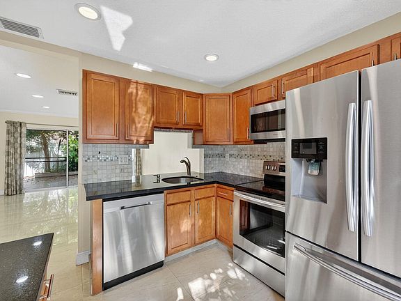 4th image of 3007 NW 5th Terrace