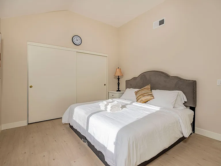 24123 Benfield Pl — Photo 32