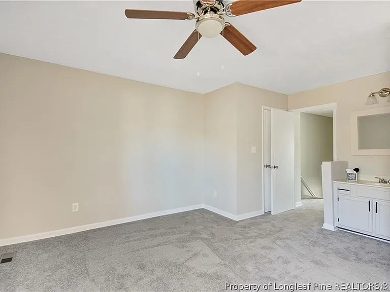 5940 Laguna Dr — Photo 27