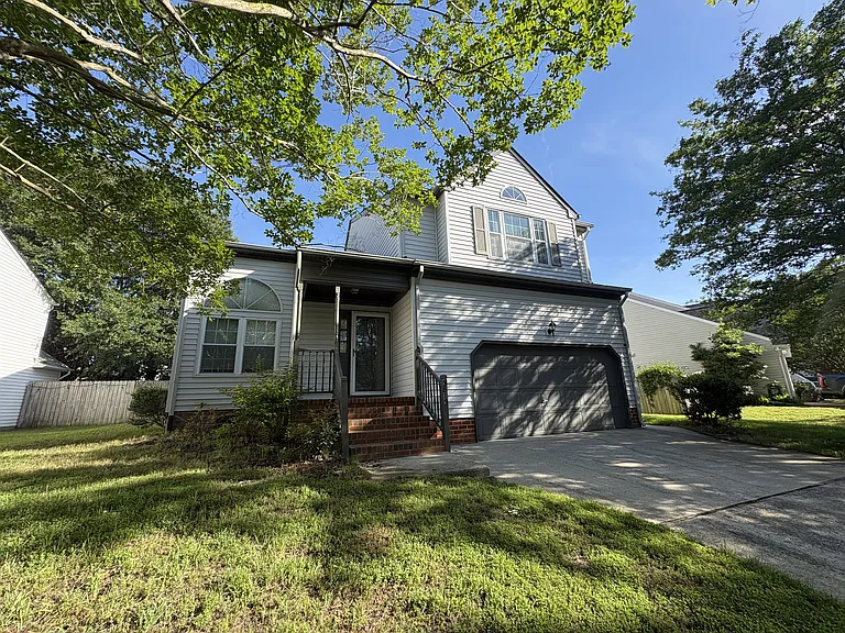 3813 Sterncroft Dr — Photo 2