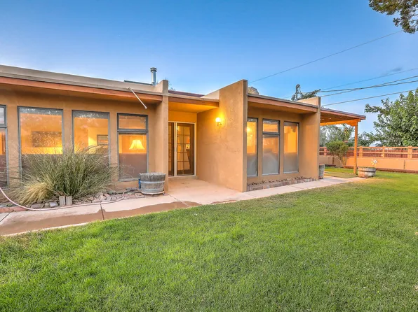 6005 Tally Ho Ave NW, Albuquerque, NM 87114