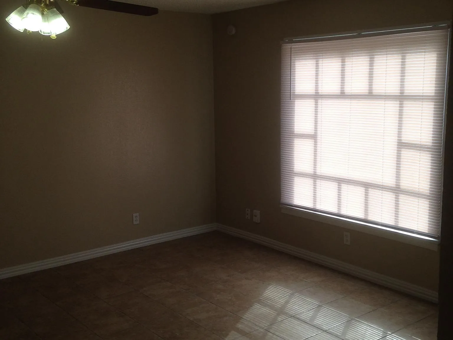 3 bed, 1364 sqft, $1,125 — Photo 2