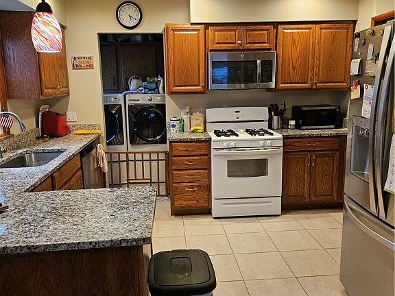 3rd image of 6232 Montrose Dr
