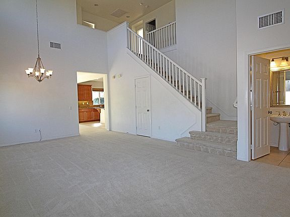 3rd image of 812 Waterway Ln