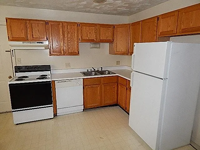 Building Photo - 7 Husson Ave #F