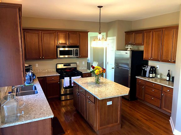 3rd image of 0S585 Branford Ln
