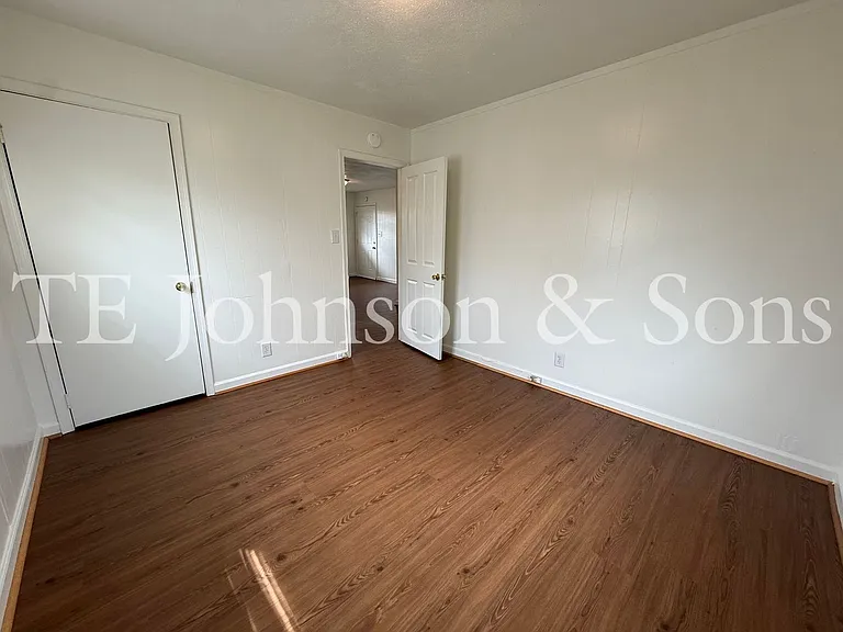 1137 N Cameron Ave #C — Photo 17