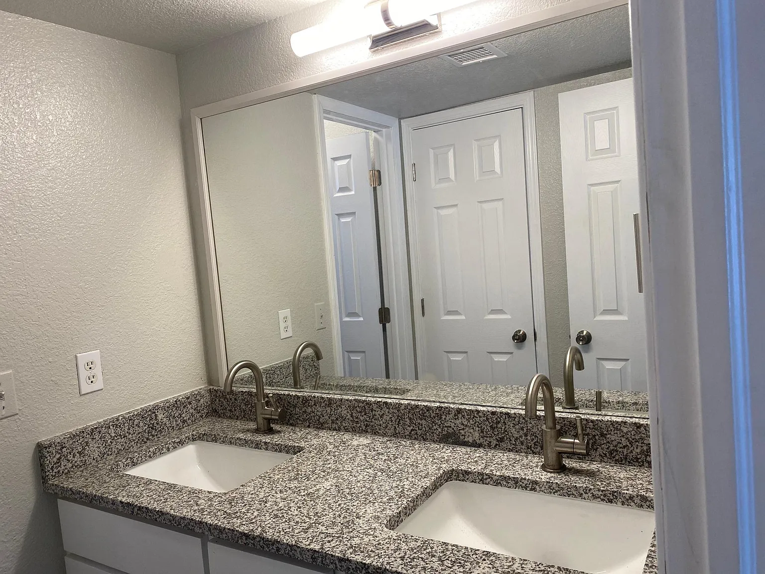 12119 Road House Dr — Photo 2
