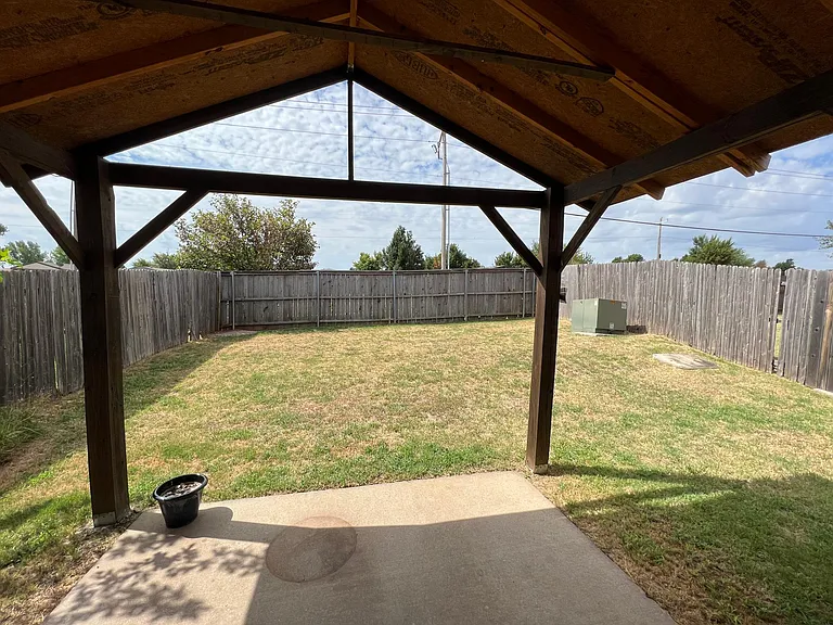 11810 SW 15th Way — Photo 14