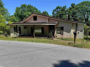 201 Hunters Ct, Laurens, SC 29360