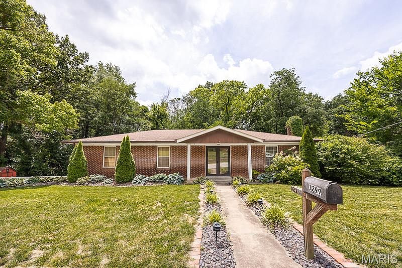 1st image of 1299 Pin Oak Ln