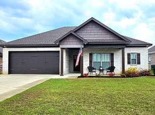 107 Cabrio Way, Headland, AL 36345