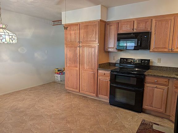 3rd image of 4138 W Griswold Rd