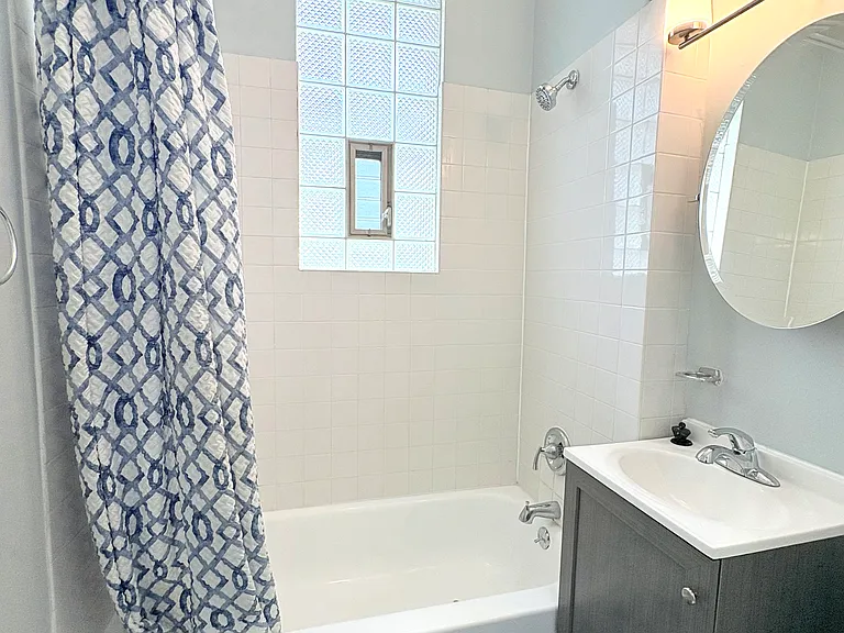 1056 N Central Ave #2 — Photo 9