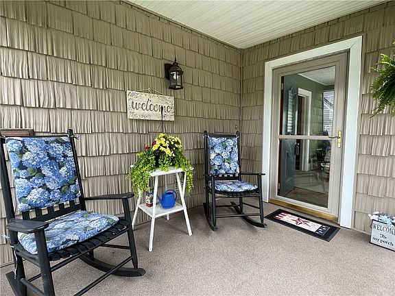 2nd image of 303 Clinton St
