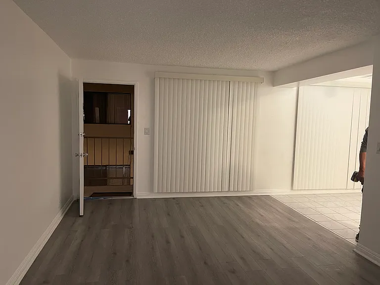LIVING ROOM/ DINING ROOM