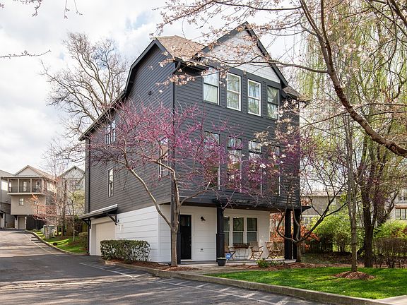 2nd image of 810 Lancaster Way