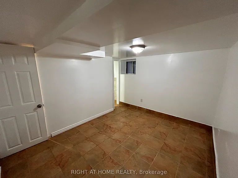 1039 Ossington Ave #B — Photo 5