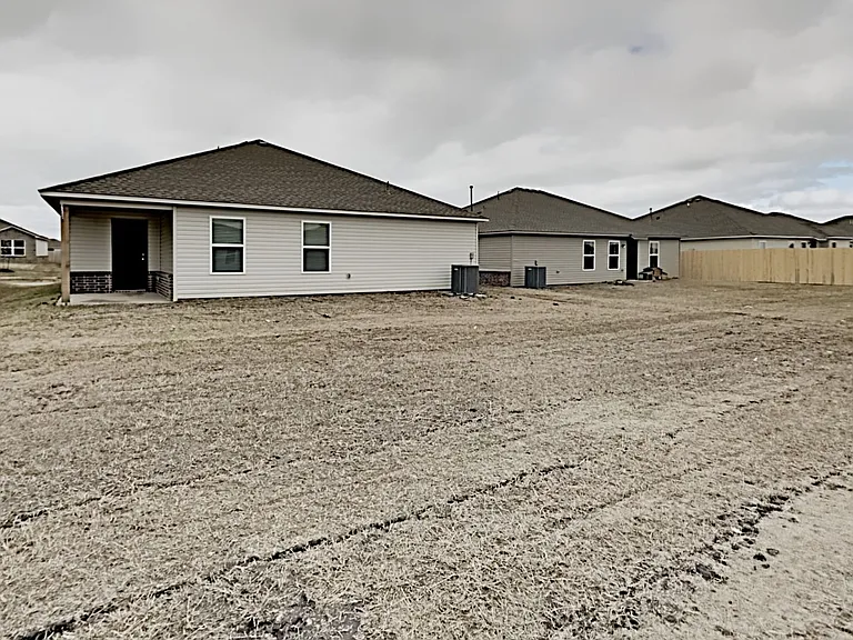 1824 Jack Rabbit Ln — Photo 15