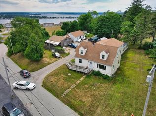 855-859 Main Rd, Tiverton, RI 02878