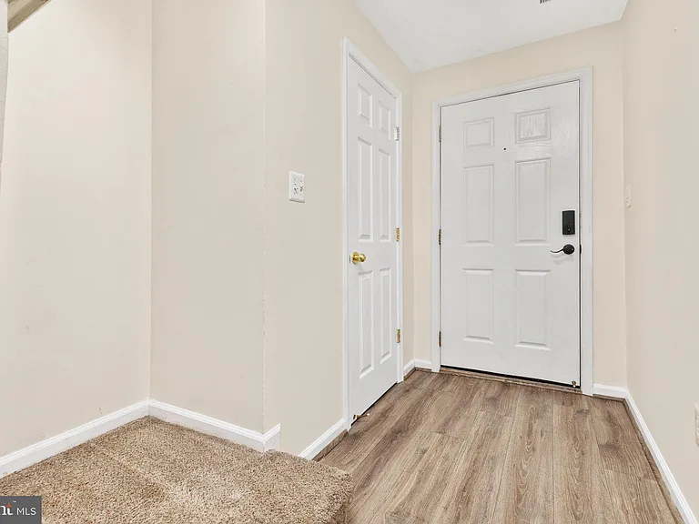 313 Frontier Fort Ln — Photo 14