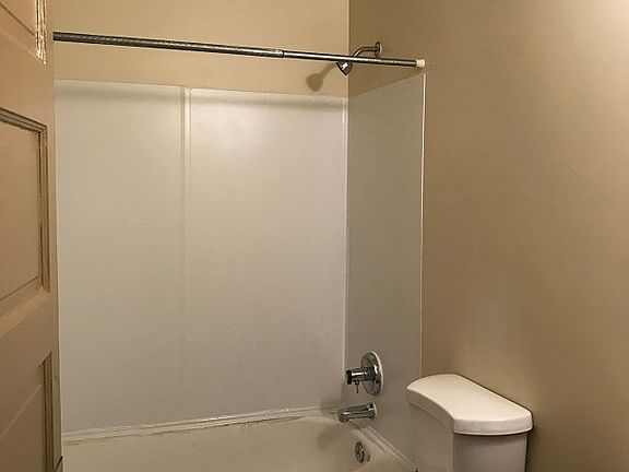 4th image of 31 E Washington St APT 32