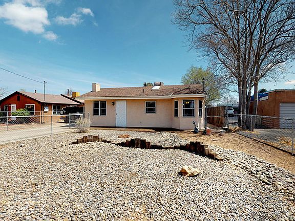2nd image of 2920 Sierra Vista St NW