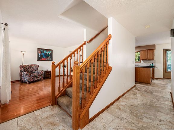 5th image of 501 Fawnbrook Dr